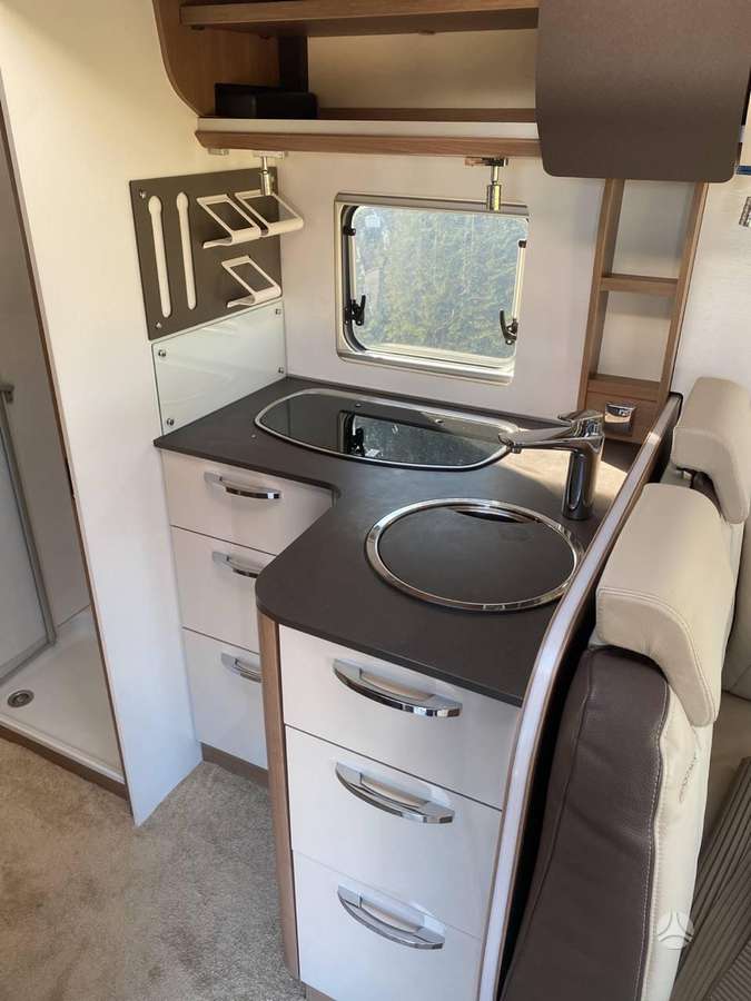 Bürstner Ixeo I744, campers