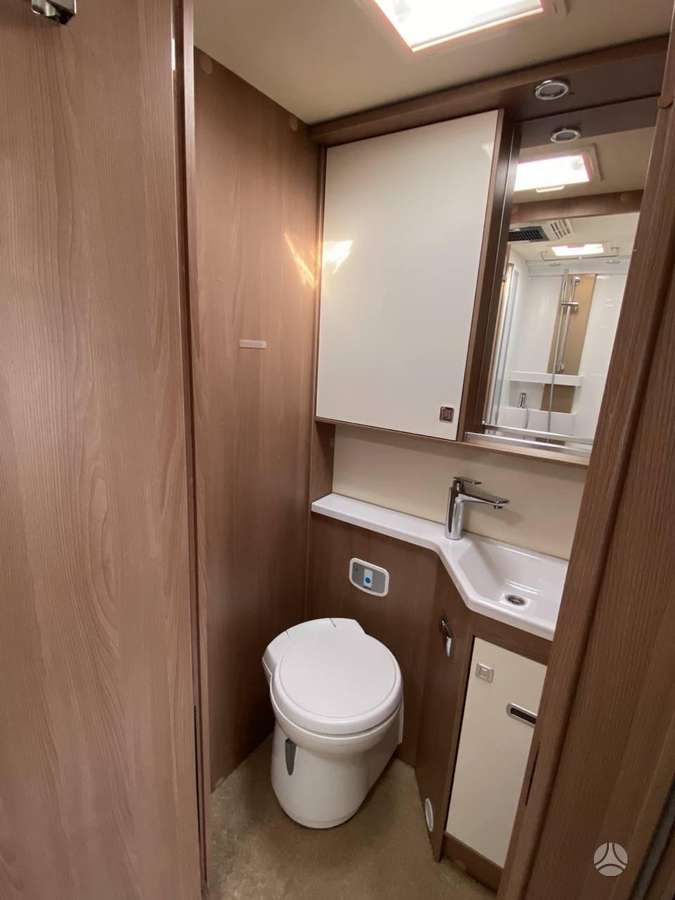 Bürstner Ixeo I744, campers