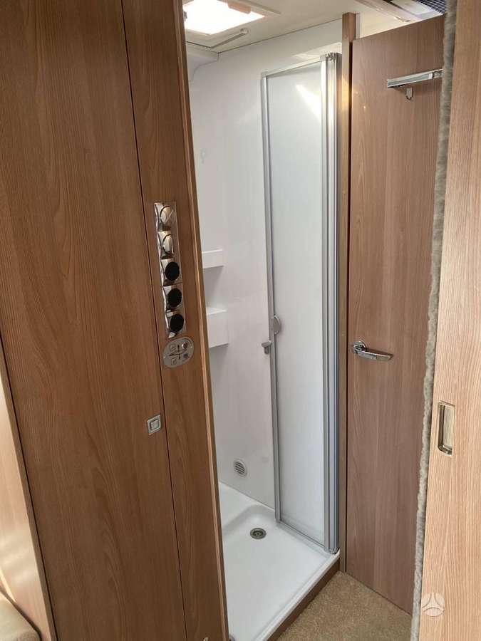 Bürstner Ixeo I744, campers