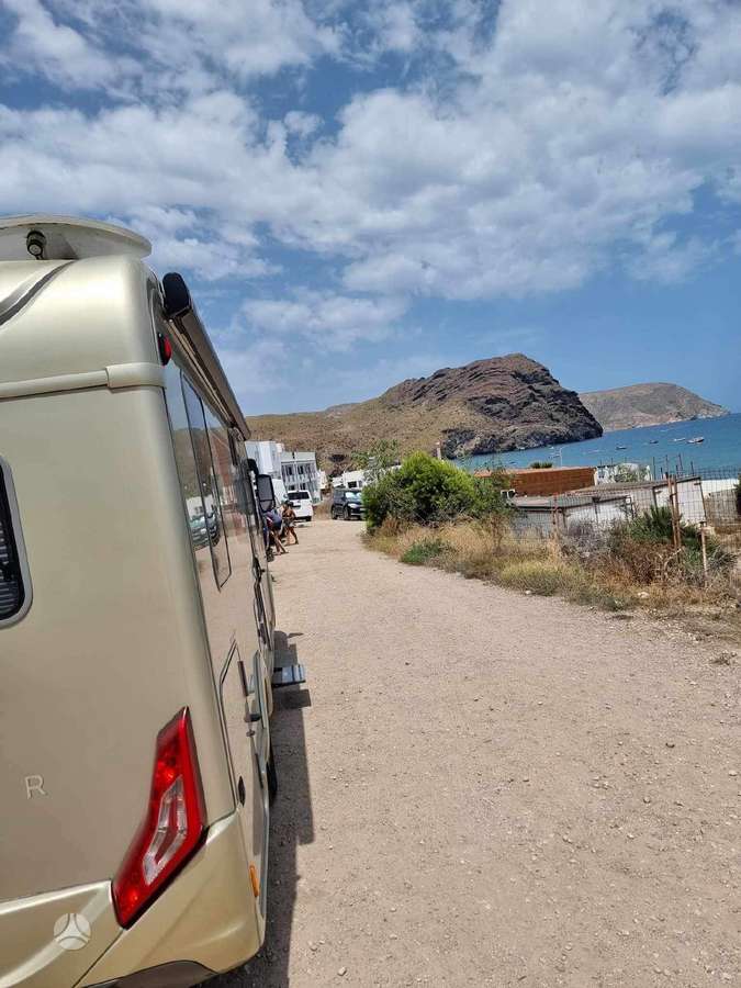 Bürstner Ixeo I744, campers