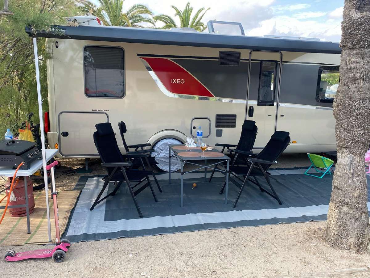 Bürstner Ixeo I744, campers