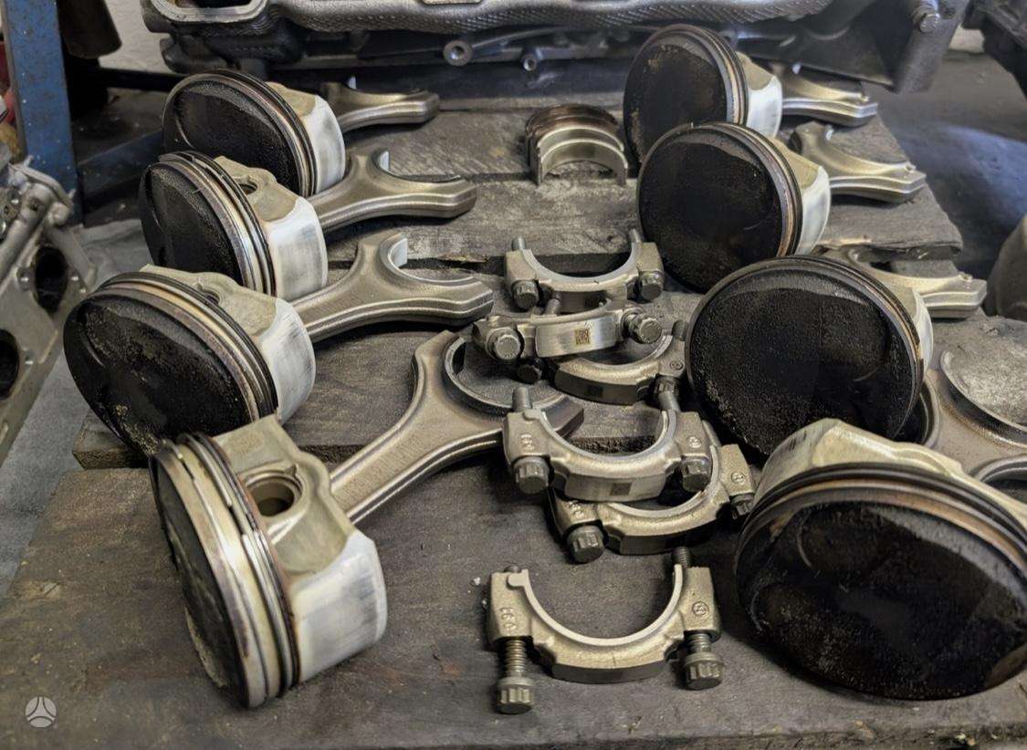 BMW M3, S65B40A, engine parts