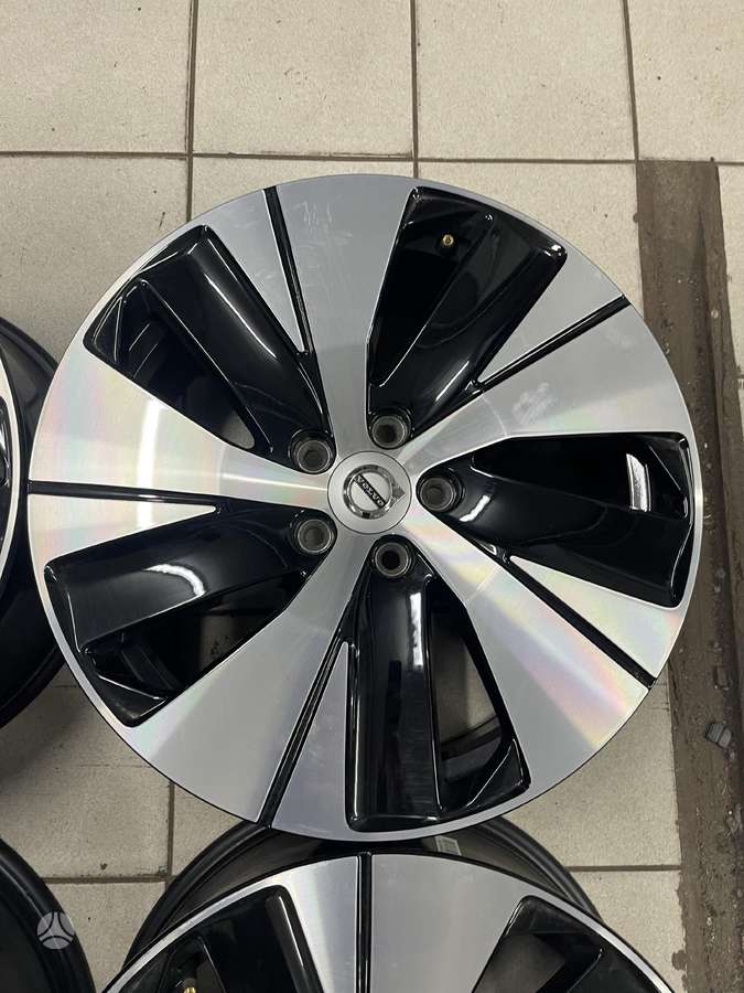 Volvo, light alloy, R18
