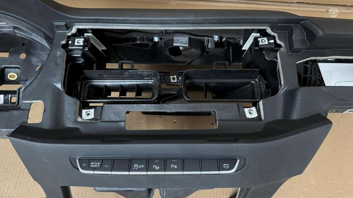 Audi S4, 8W1857001L24A, panelė