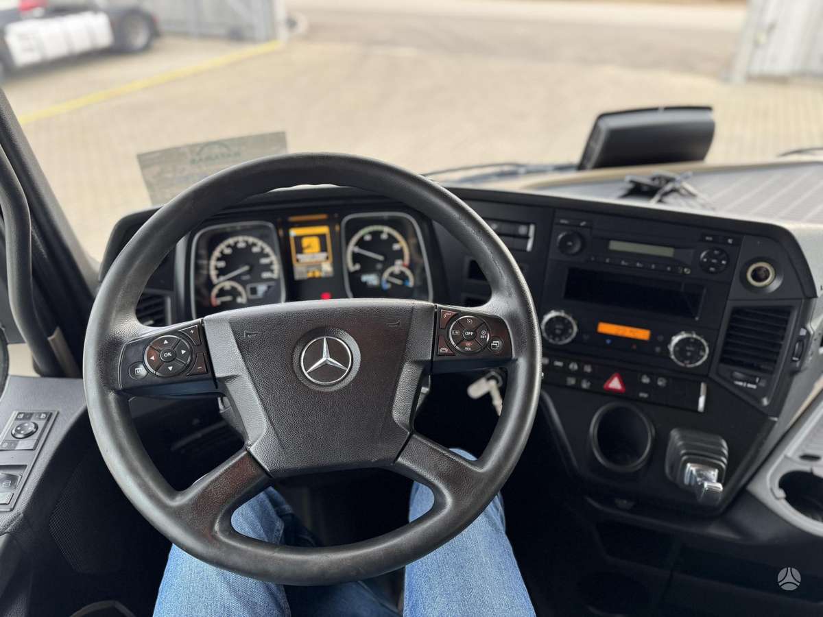Mercedes-Benz ACTROS 1845 RETARDER LOWDECK, double sleeper