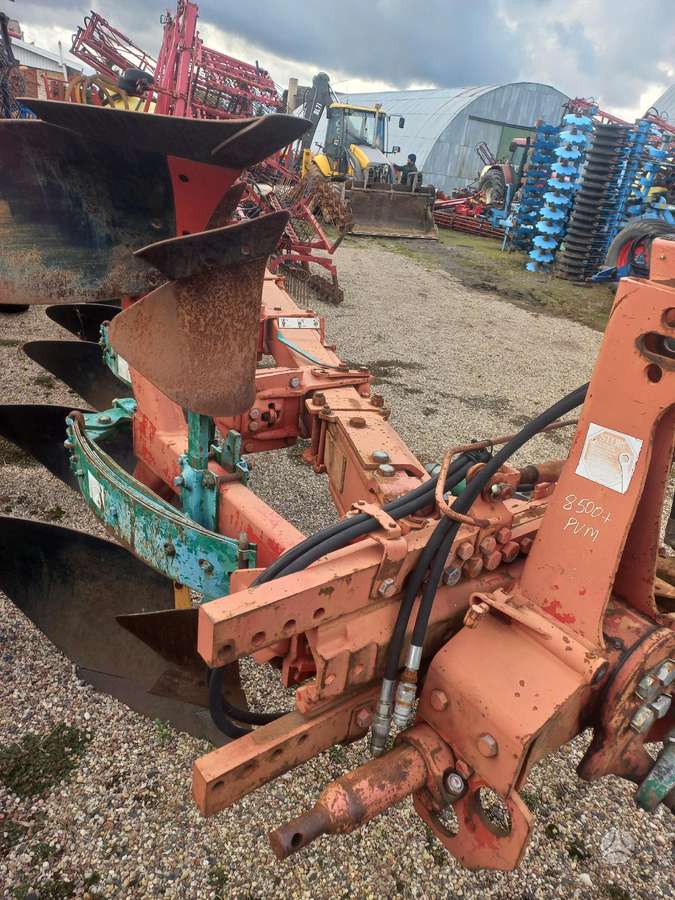 Kverneland ES-95, ploughs
