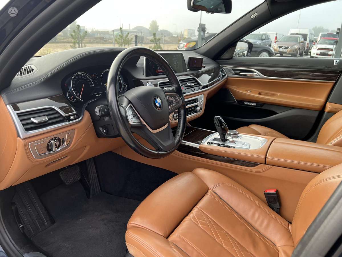 BMW 730, 3.0 l., Седан