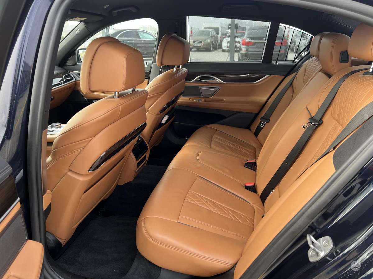 BMW 730, 3.0 l., Седан