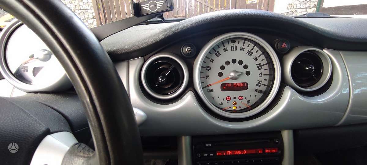 Mini Cooper, 1.6 l., hatchback