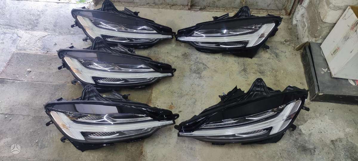 Volvo V60 žibintai