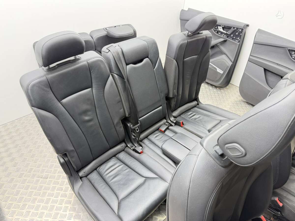 Audi Q7 salono detalės