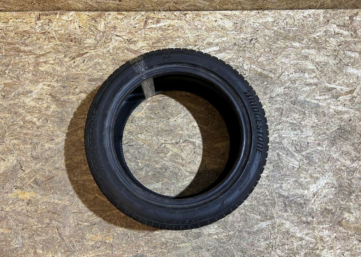 Bridgestone Blizzak LM005, зимние 255/45 R19