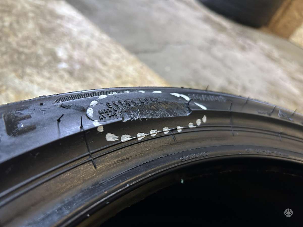 Bridgestone Blizzak LM005, winter 235/40 R19