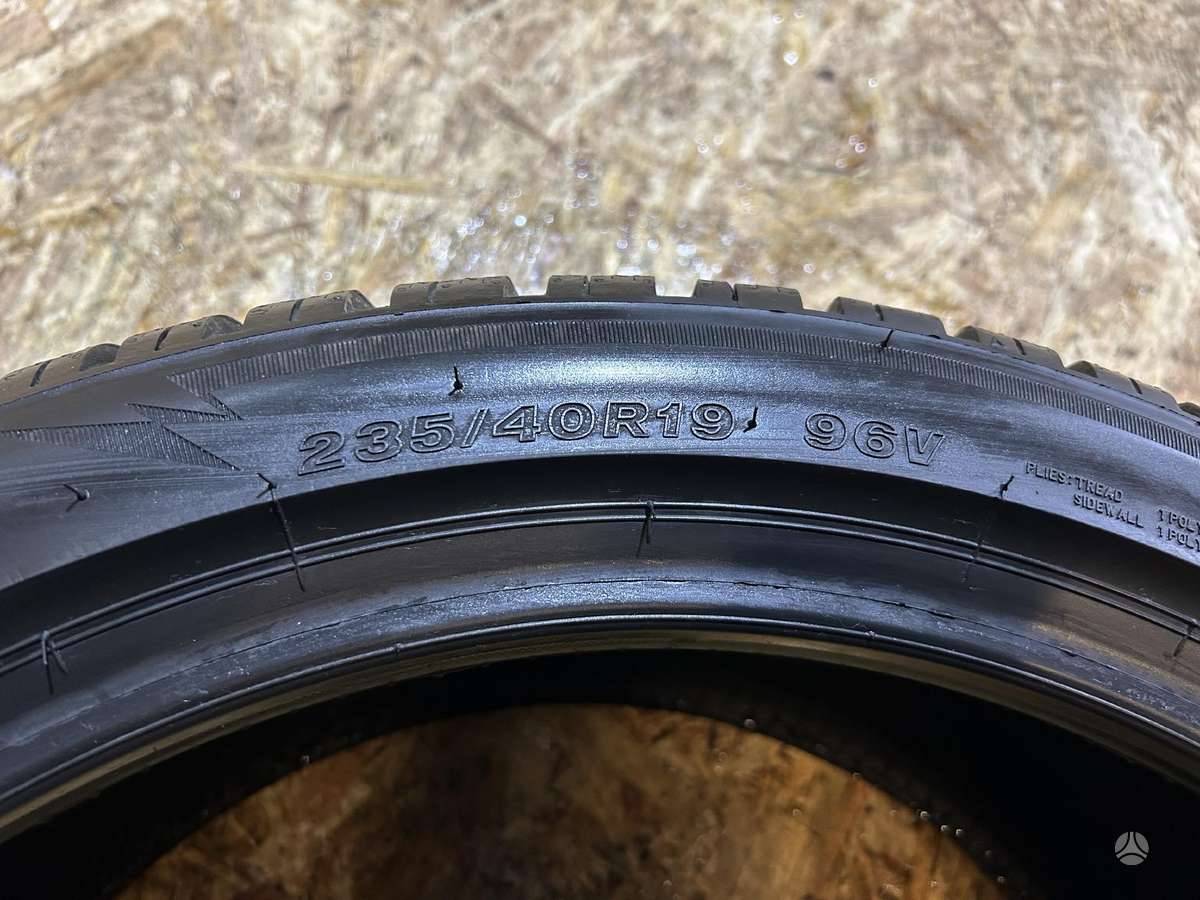 Bridgestone Blizzak LM005, winter 235/40 R19