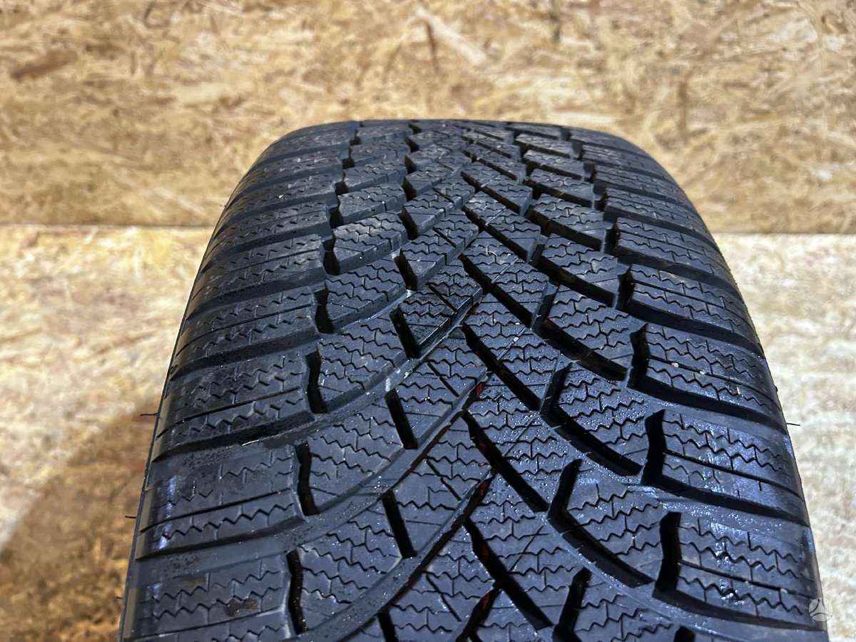 Bridgestone Blizzak LM005, зимние 235/40 R19