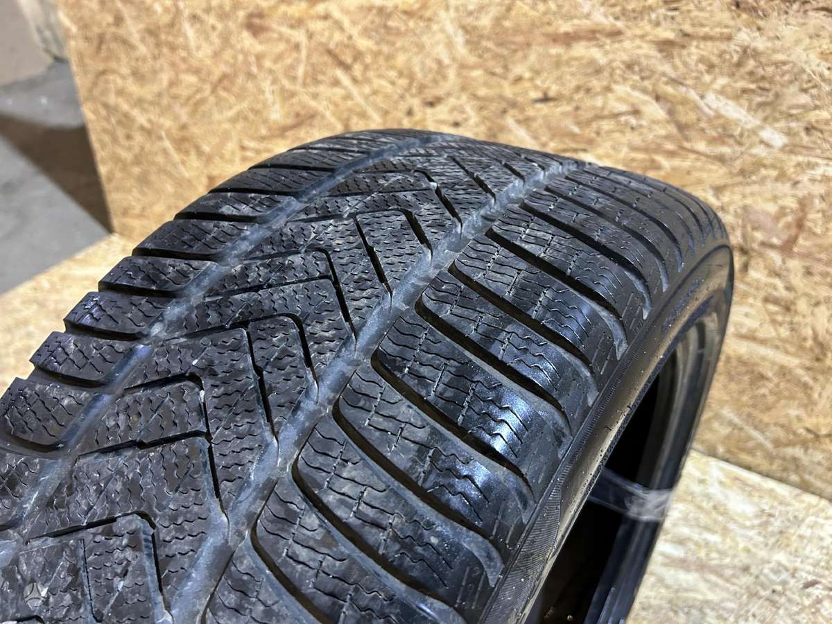 Pirelli Sottozero 3, žieminės 275/40 R20