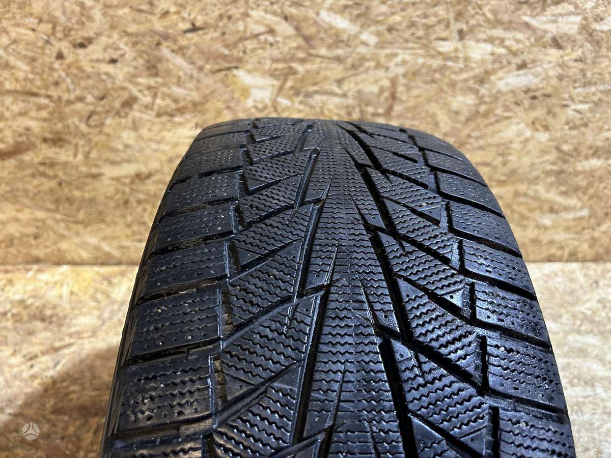 Hankook Winter i Cept iZ2, winter 245/45 R18