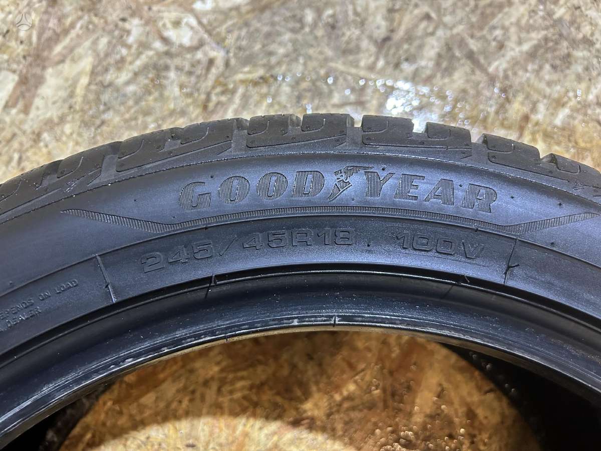 Goodyear Ultra Grip Performance +, winter 245/45 R18