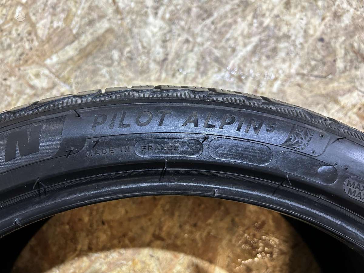 Michelin Pilot Alpin 5, winter 275/35 R20