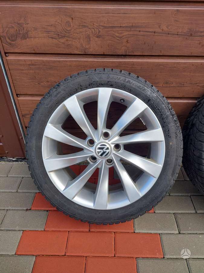 Triangle, winter 225/45 R17