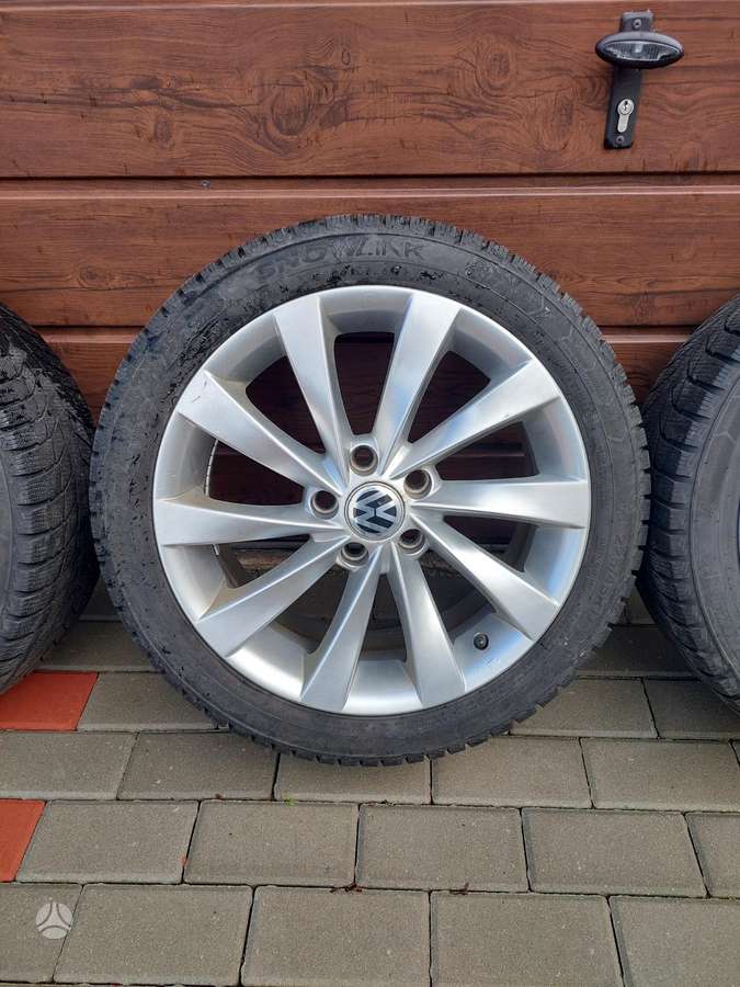 Triangle, winter 225/45 R17