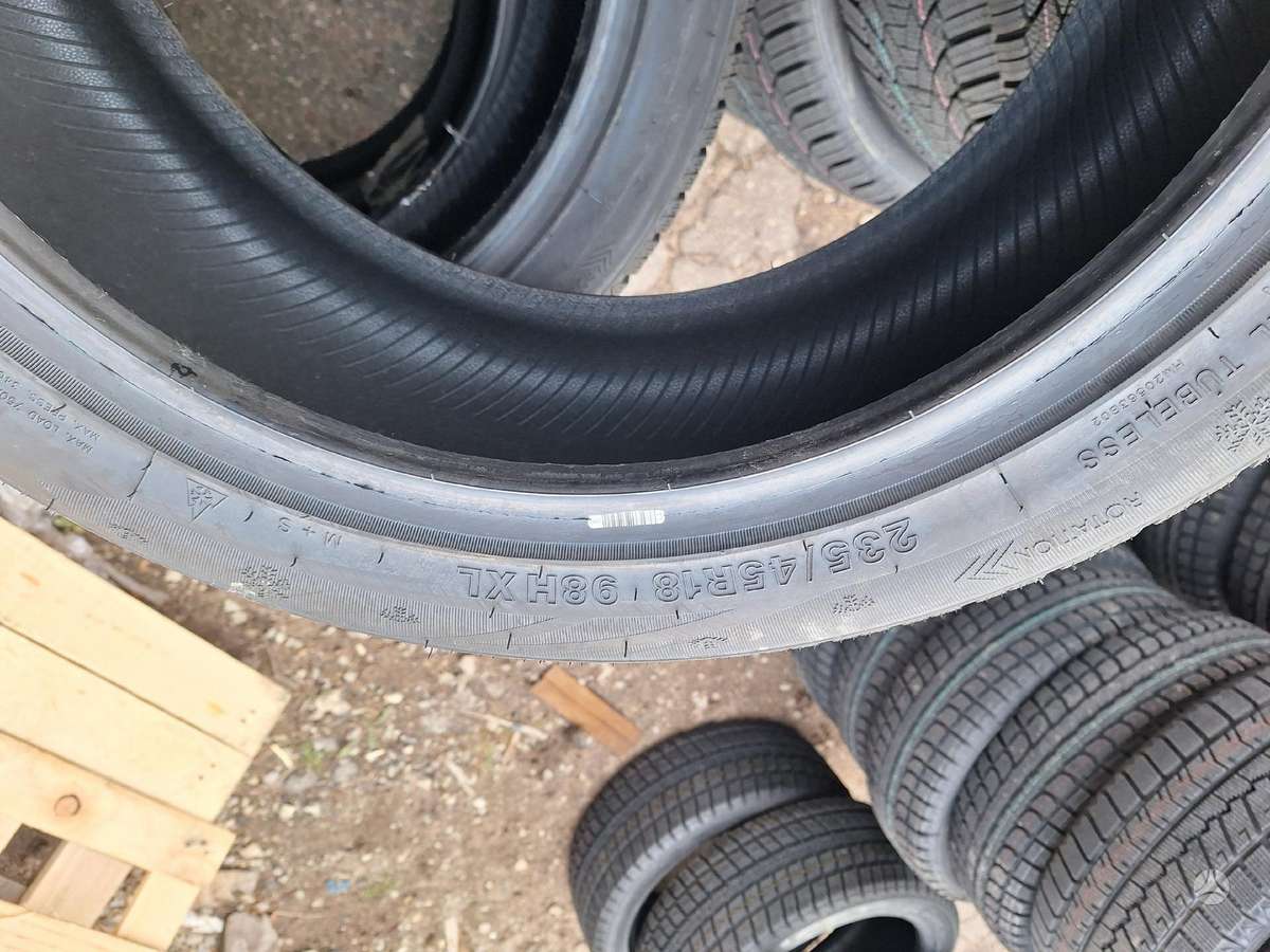 Zmax, winter 235/45 R18