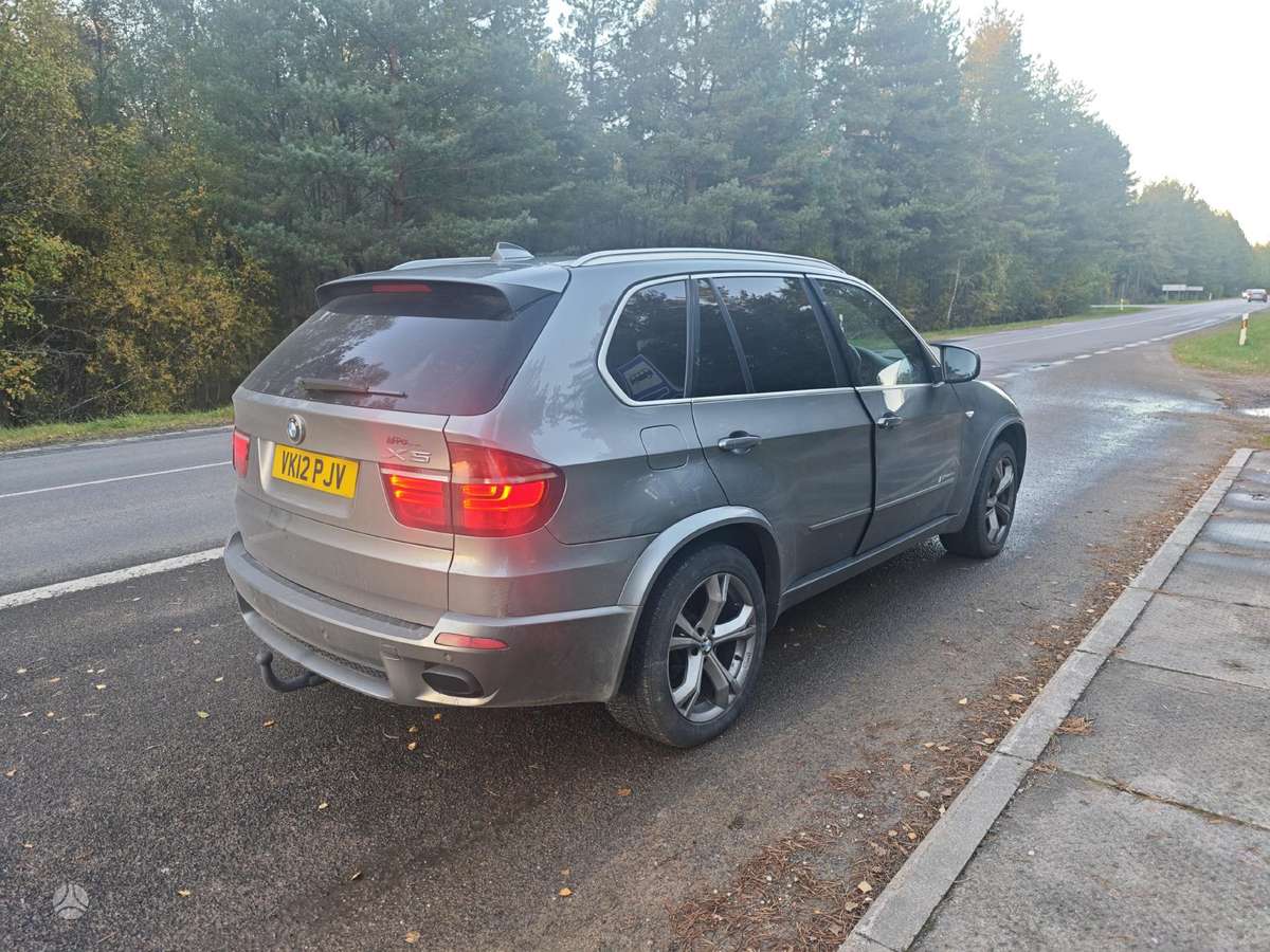 BMW X5 A52