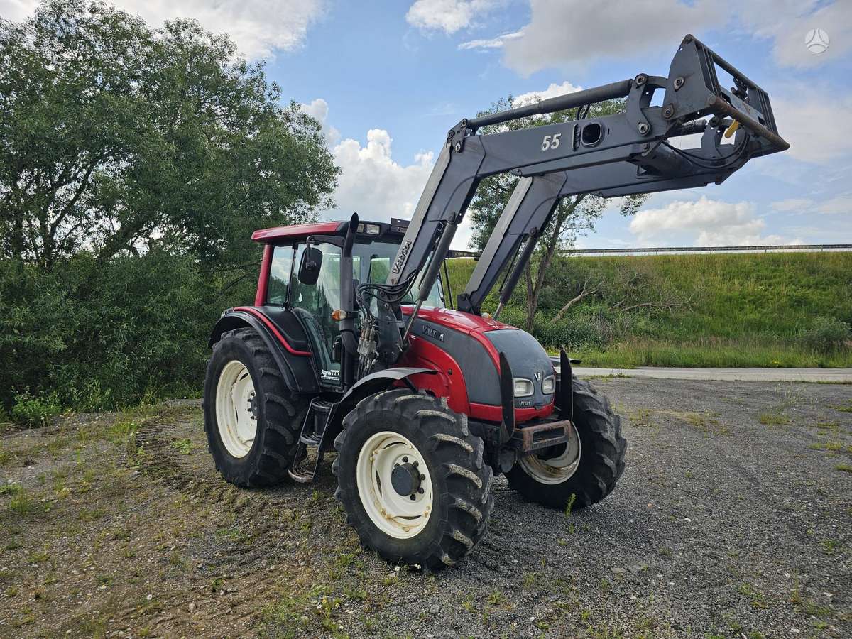 Valtra N121, tractors