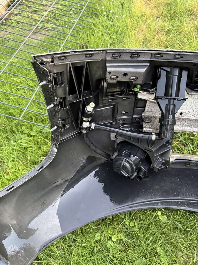 Audi A6, 4B3807111, bamperi