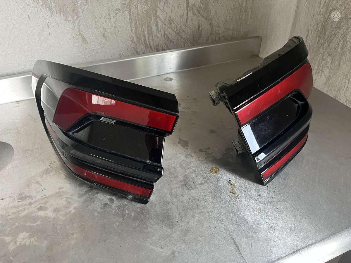 BMW X7 lights