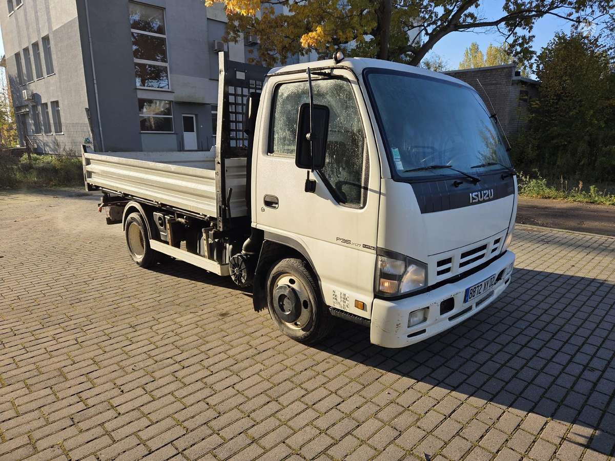 Isuzu NPR, 3.0 l., Коммерческий