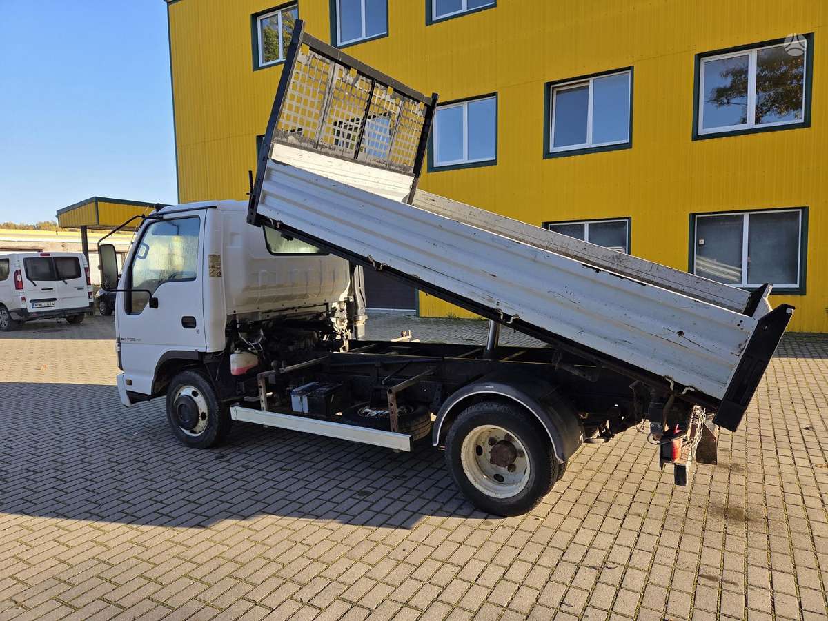 Isuzu NPR, 3.0 l., Коммерческий