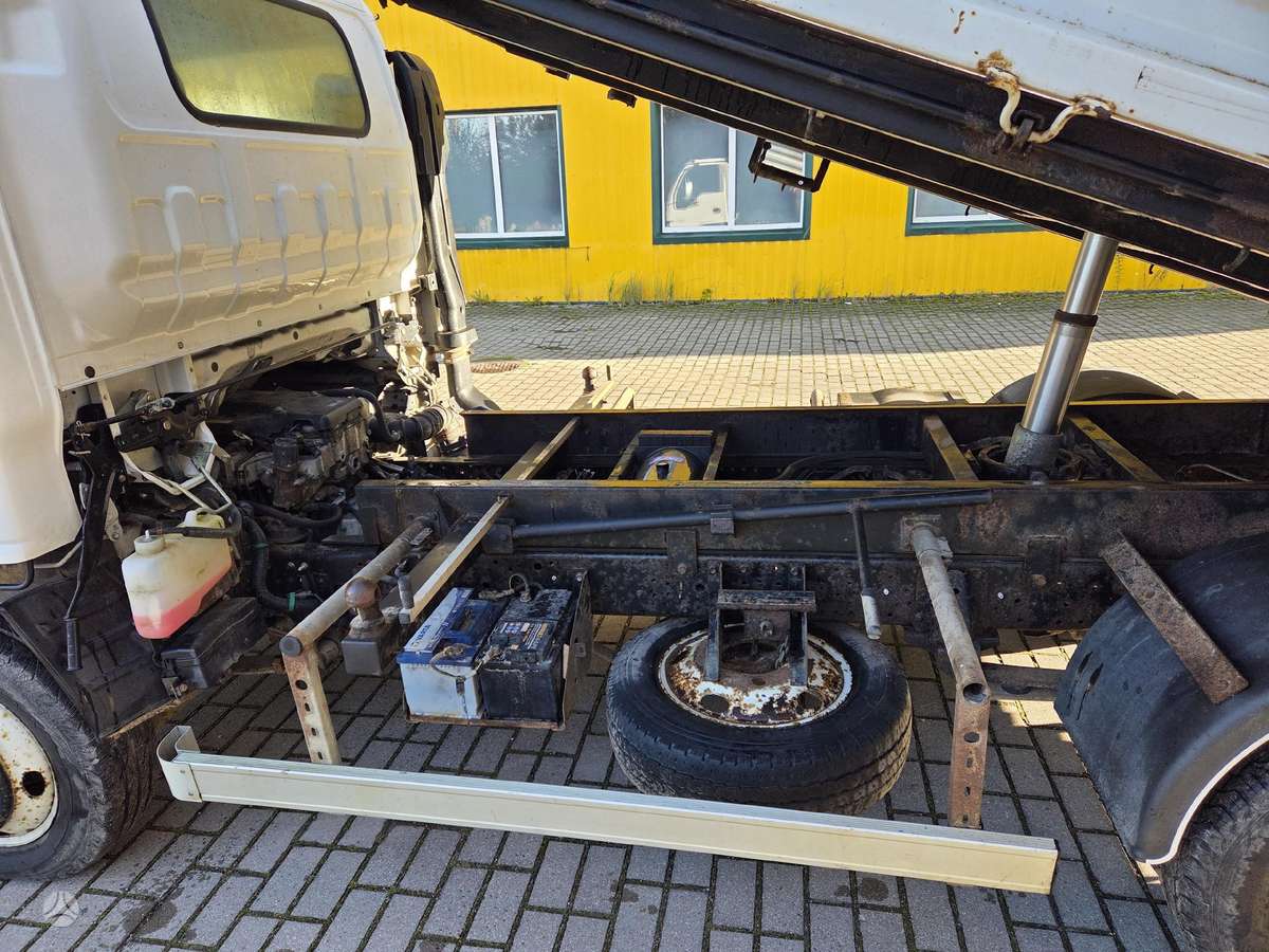 Isuzu NPR, 3.0 l., Коммерческий