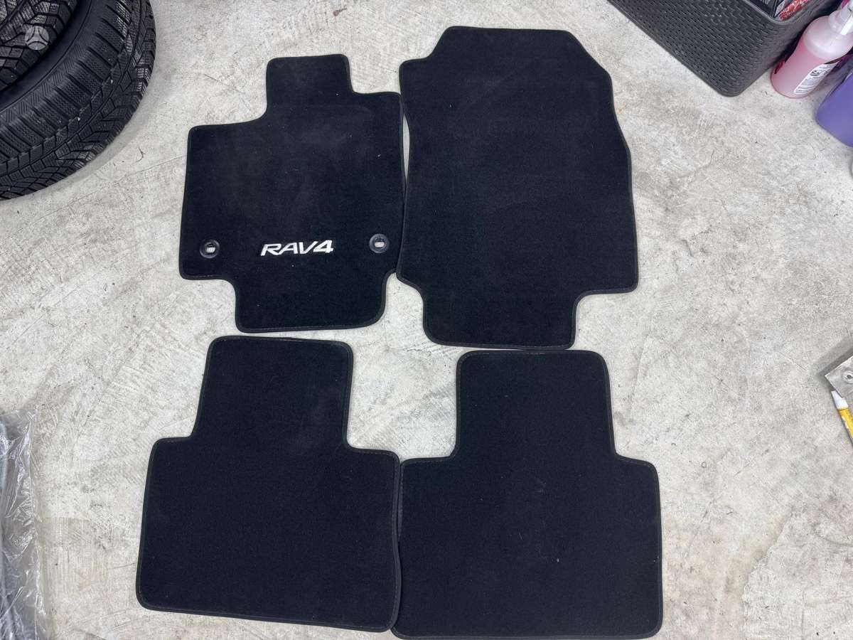 Toyota RAV4 mats