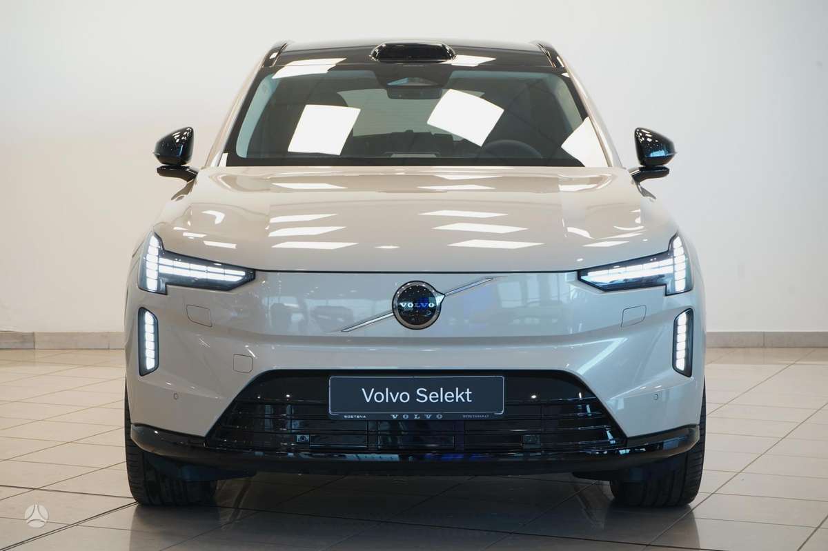 Volvo EX90 - 4