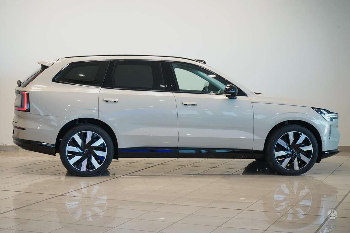 Volvo EX90 - 2