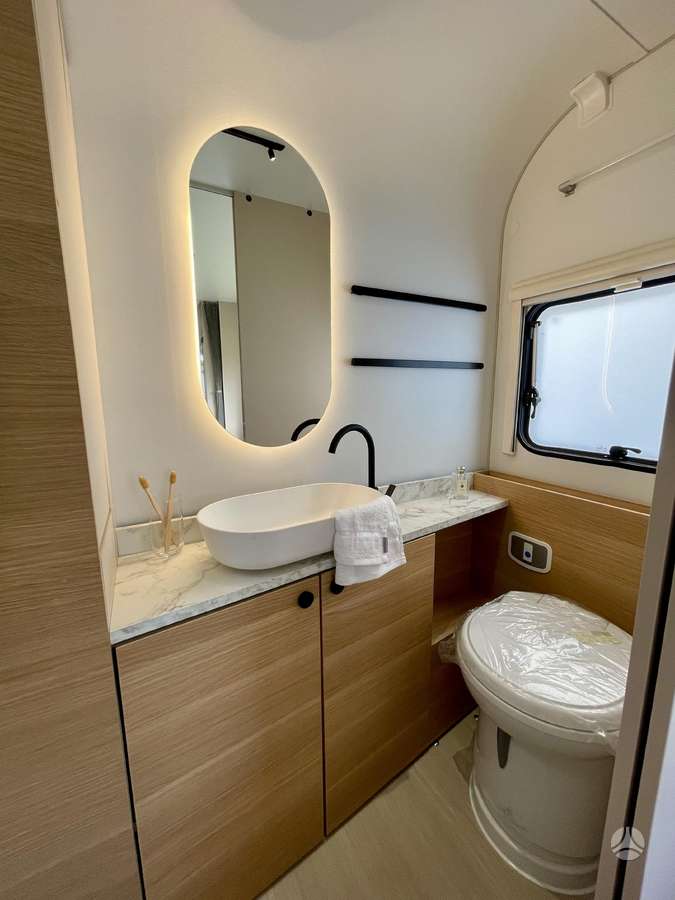 Adria Adora 613 UT, кемперы
