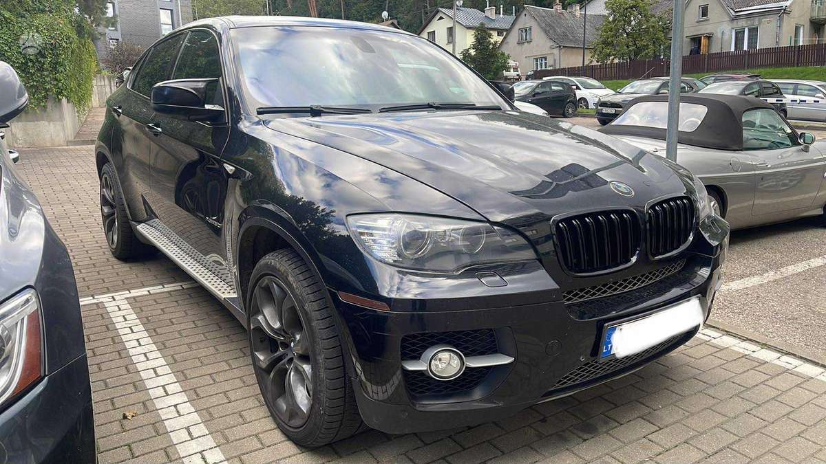 BMW X6, 4.4 l., off-road / crossover