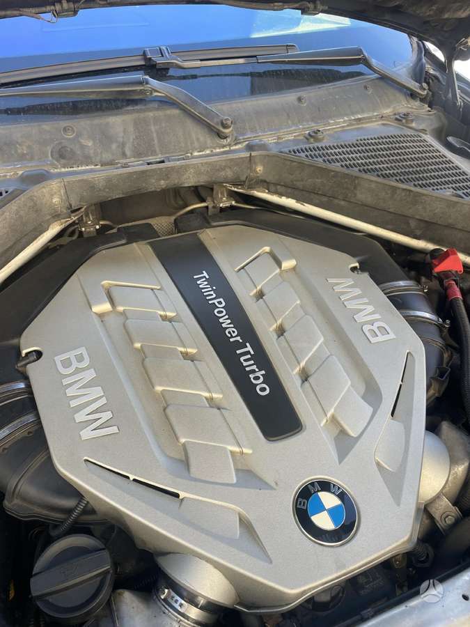 BMW X6, 4.4 l., off-road / crossover