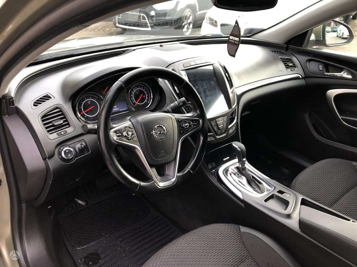 Opel Insignia, 2.0 l., hatchback