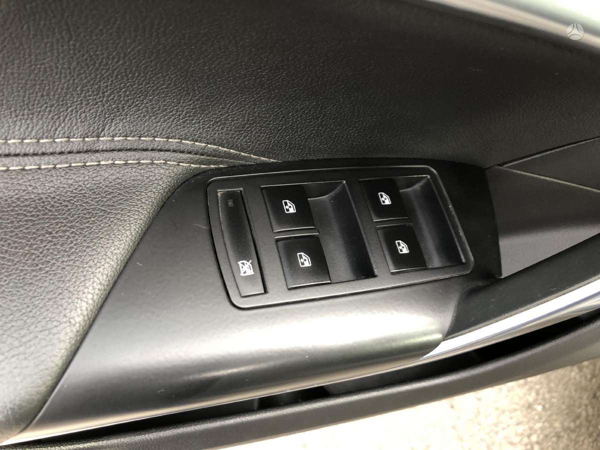 Opel Insignia, 2.0 l., hatchback