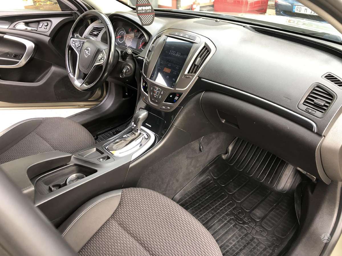Opel Insignia, 2.0 l., hatchback