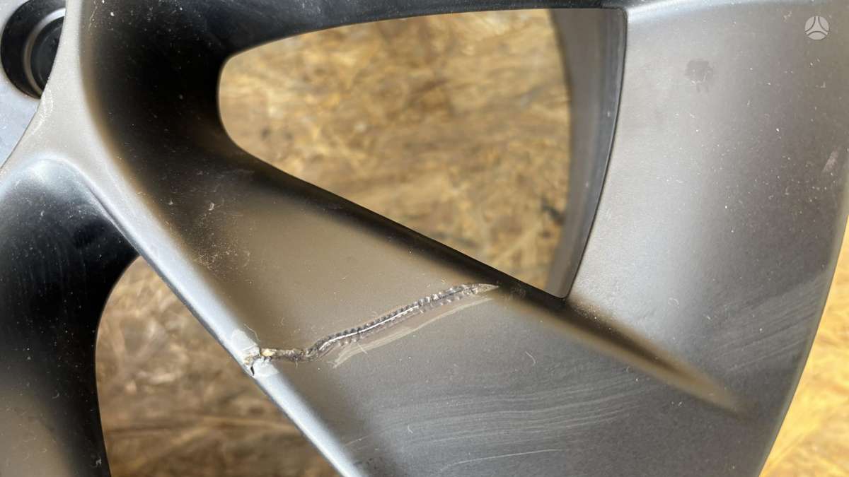 Tesla Model Y, 118822300B, Cen29029