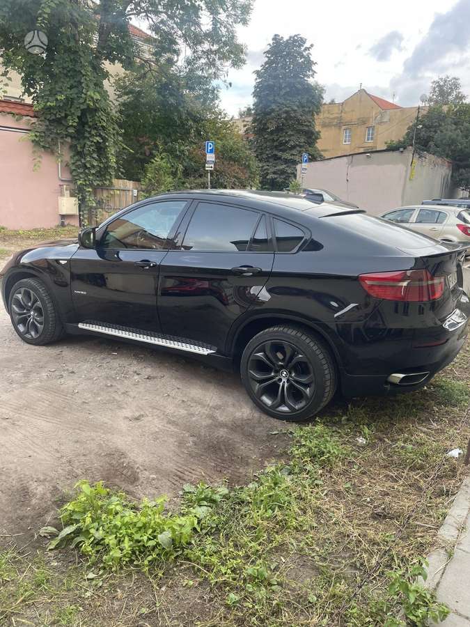 BMW X6, 4.4 l., off-road / crossover