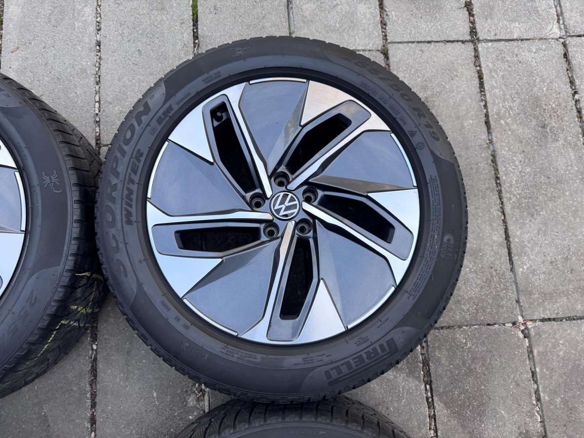 Volkswagen ID4, light alloy, R19