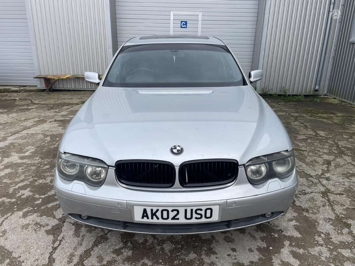 BMW 745 Variklis dirba be priekaistu