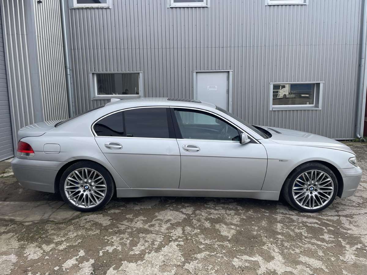 BMW 745 Variklis dirba be priekaistu