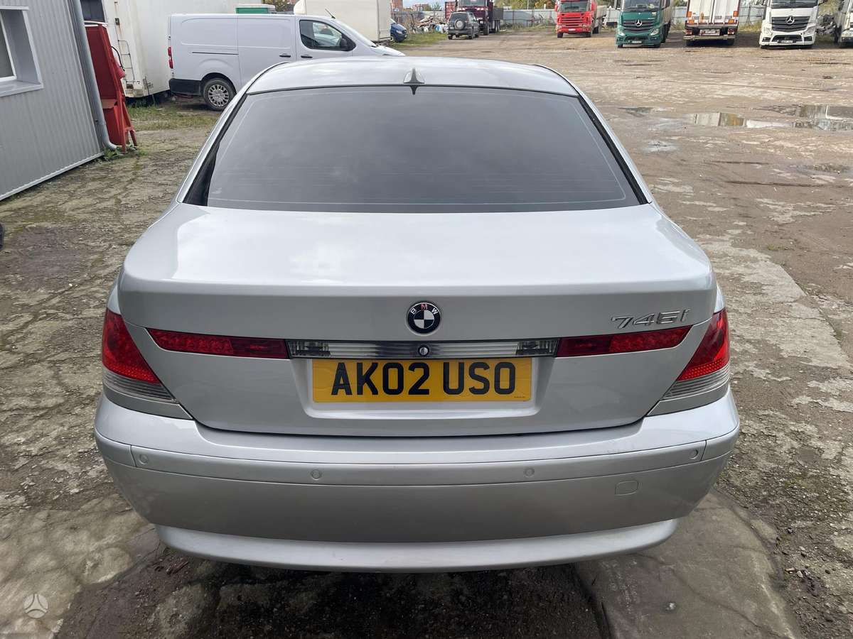 BMW 745 Variklis dirba be priekaistu