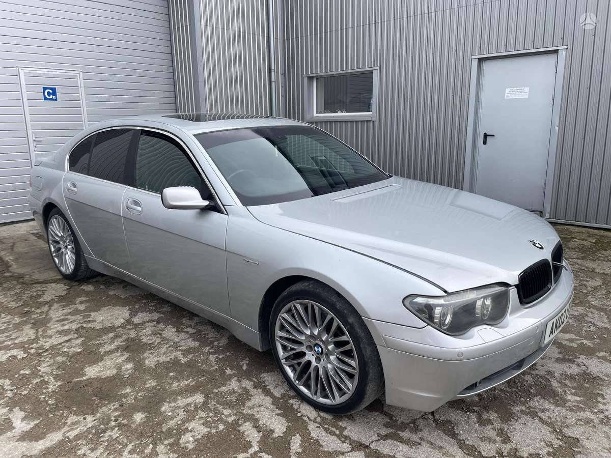 BMW 745 Variklis dirba be priekaistu