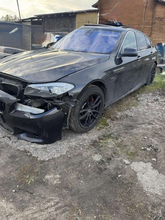 BMW 530 dalimis